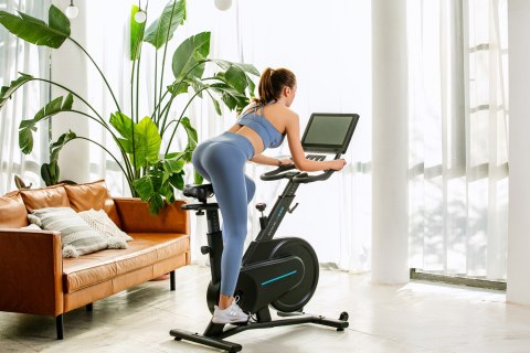 Rower spinningowy, stacjonarny, magnetyczny OVICX Q200X z ekranem dotykowym 15,6" TFT, WIFI bluetooth&app