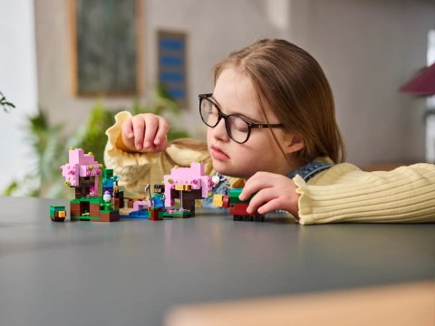 LEGO Minecraft 21260 Wiśniowy ogród