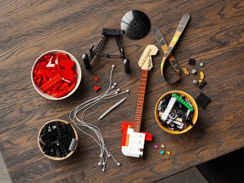 LEGO 21329 Ideas Fender Stratocaster