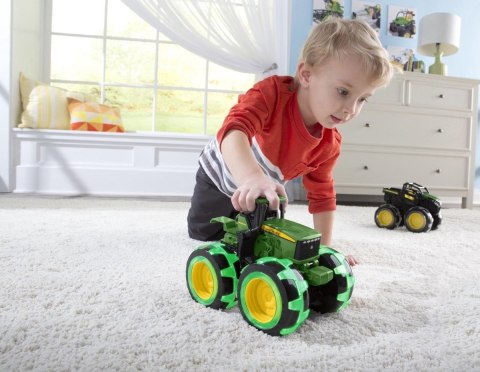 TOMY John Deere traktor Monster świecące opony 46434