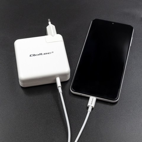 Qoltec Ładowarka sieciowa FAST 96W | 5-20V | 3- 4.7A | USB C PD | Biała