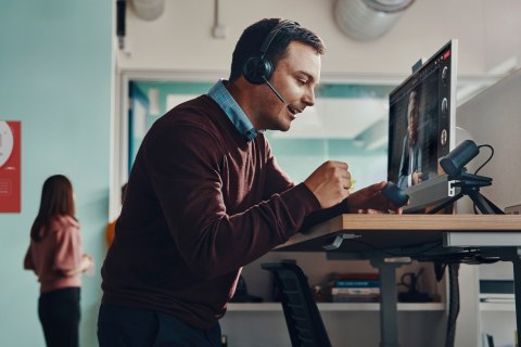 POLY Zestaw słuchawkowy Voyager Focus 2 z certyfikatem Microsoft Teams USB-C