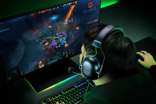 Razer RZ04-03240900-R3M1 słuchawki/zestaw słuchawkowy Bezprzewodowy Opaska na głowę Gaming Bluetooth Czarny