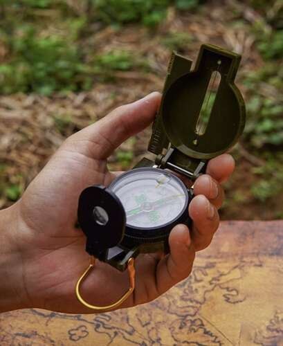 KOMPAS MILITARNY KM5717
