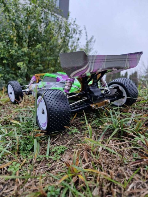 Samochód zdalnie sterowany na pilota RC WLToys 144010 Speed Racing 1:14 silnik bezszczotkowy 75km/h