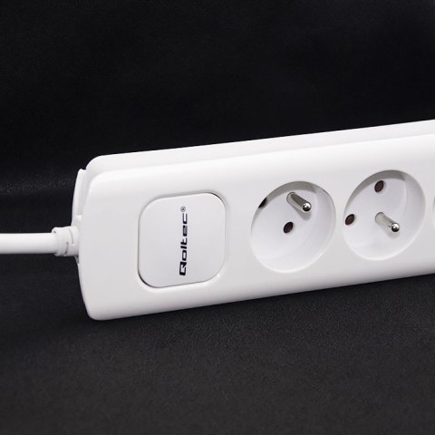 Qoltec Listwa antyprzepięciowa | 6 gniazd | 2 x USB | 1.8m | Biała